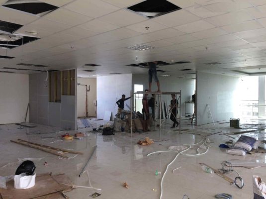 Tháo dỡ mặt bằng