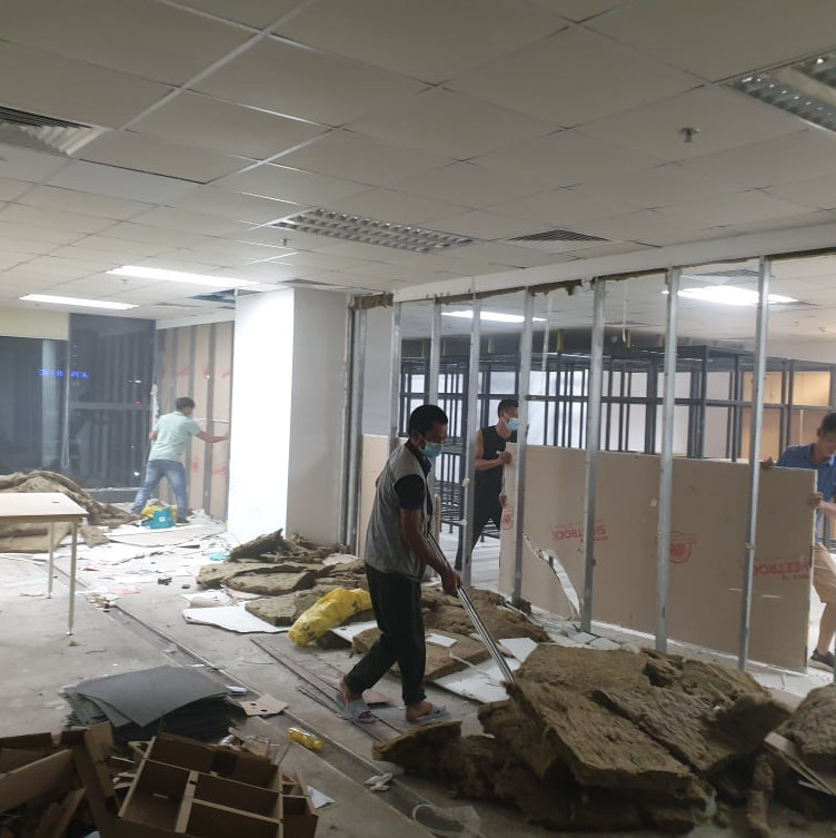 Tháo dỡ văn phòng hoàn trả mặt bằng