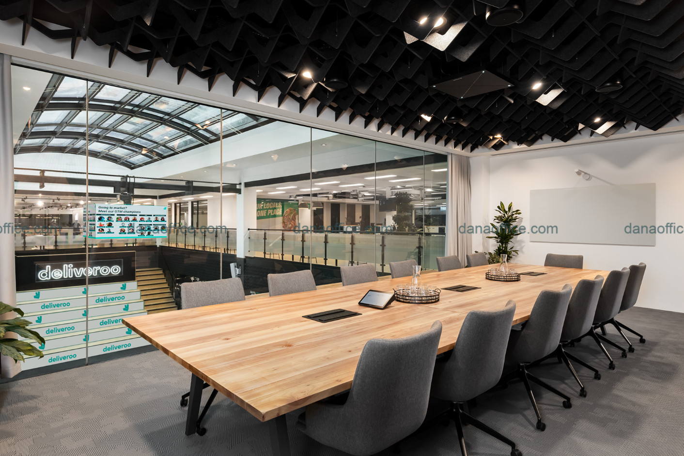 Đơn vị thiết kế thi công nội thất văn phòng 90m2.